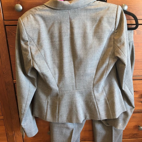 Ann Taylor Grey Pant Suit (blazer 6, pants 10) - Picture 7 of 7